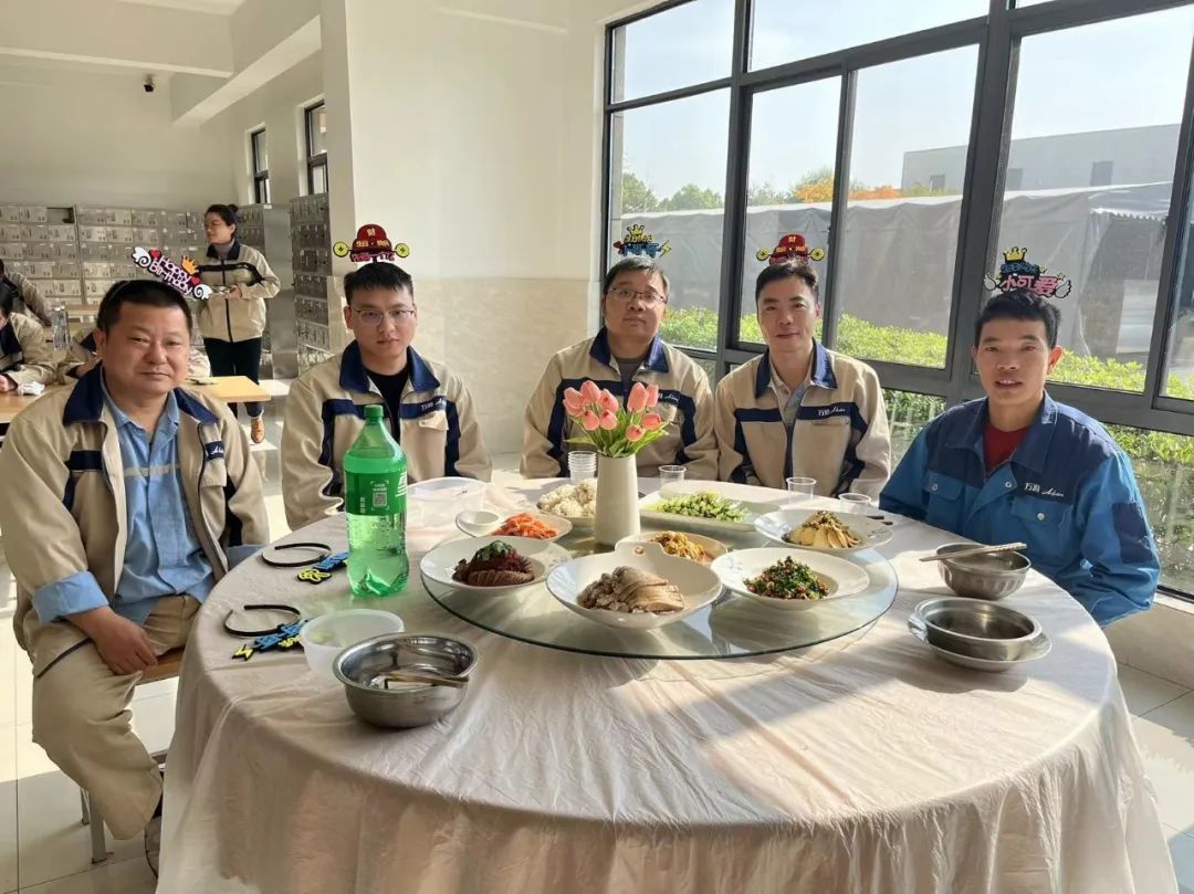 11月员工生日会｜心聚Z6尊龙，，，，温暖初冬